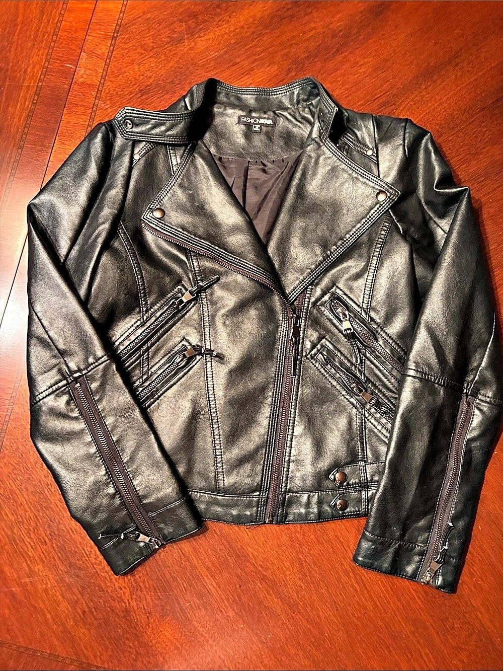 Fashion Nova Faux Leather Moto Jacket in Black Size Small Like New